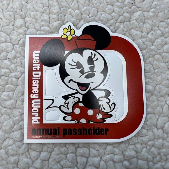 Disney Annual Passholder Minnie Mouse Magnet - Picture 1 of 3